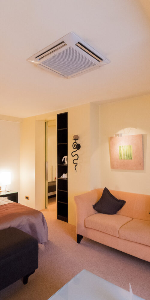 Junior Suite 203 Totale Aufnahme des Zimmers