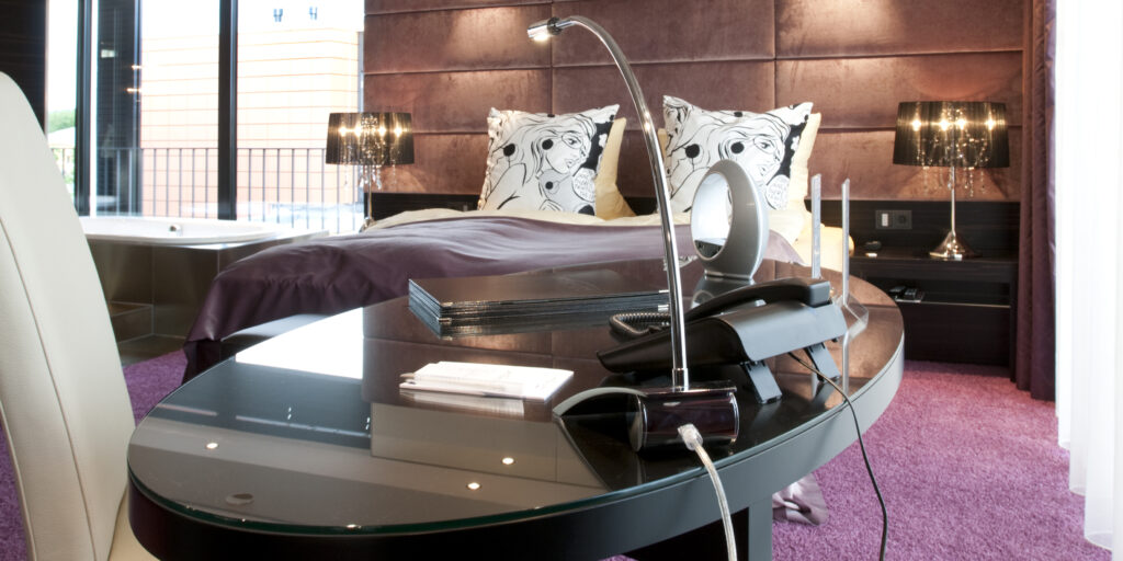 Grandsuite 522 Detailaufnahme des Schreibtisches und des Arbeitsplatzes