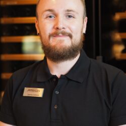 Portrait Mitarbeiter Dennis Schmidt