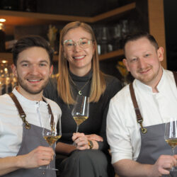 Teamfoto des Genusswerkstatt Teams mit Tim Eckert, Maike Witfang und Helge Straub