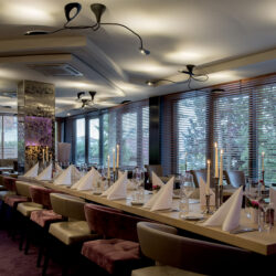 Eingedeckte Tafel in unserem Buffetrestaurant Allegro
