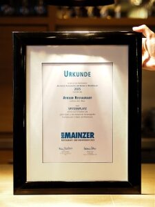 Foto der Urkunde des DER MAINZER zur Bewertung des Atrium Restaurants