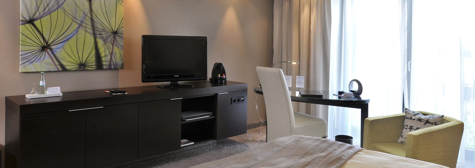 Deluxezimmer Flatscreen Nespressomaschniene Schreibtisch